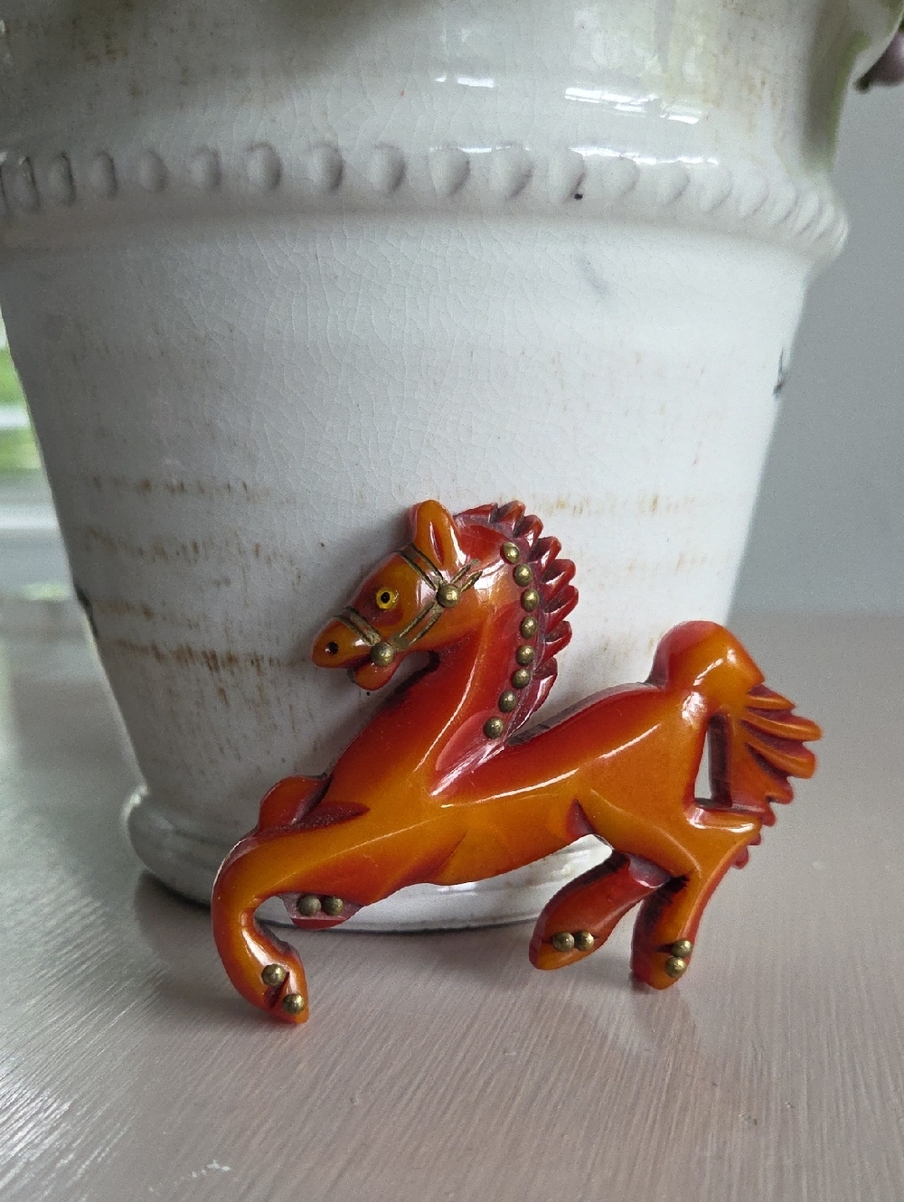 Bakelite Rust Orange Horse Pin Brooch - Picture 4 of 9